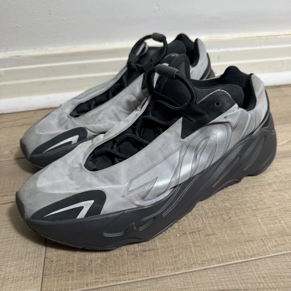 adidas Yeezy Men’s 8.5 Boost 700 MNVN Metallic GW9524 Black Sneakers Authentic